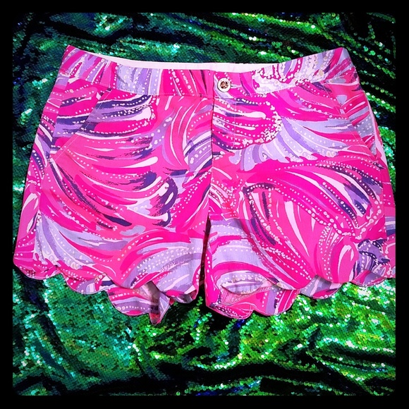 Lilly Pulitzer Pants - Lilly Pulitzer scalloped buttercup shorts